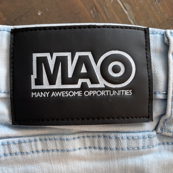 MAO stretch short jeans. - Picture 3 of 5